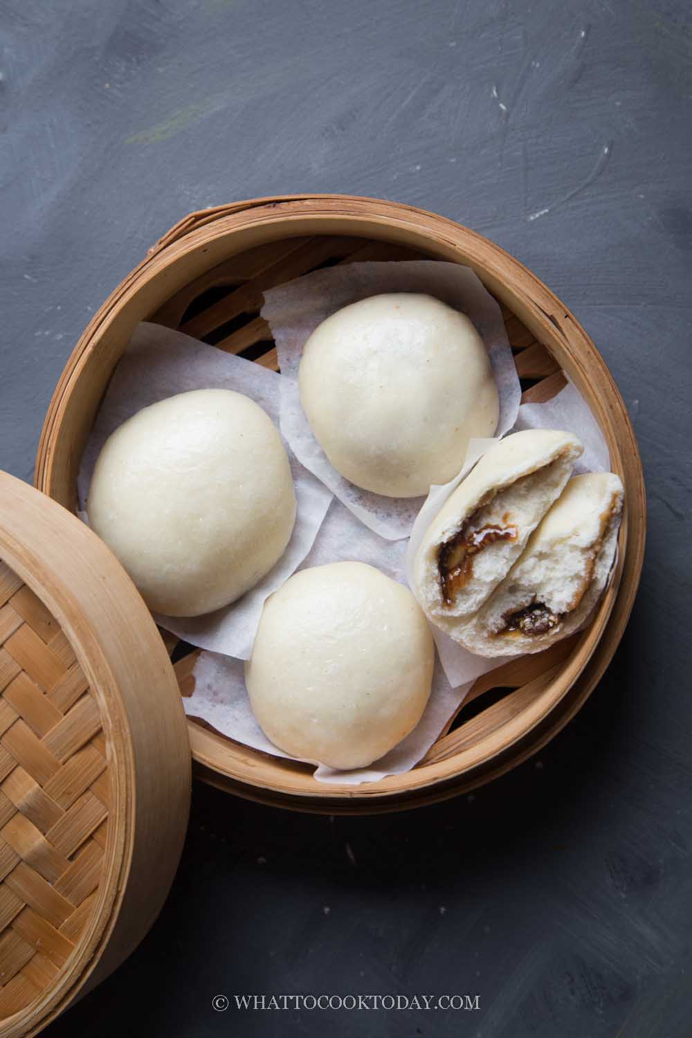 Chinese Molten Brown Sugar Steamed Buns/Baozi