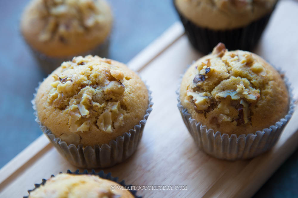 Longan Walnut Muffins