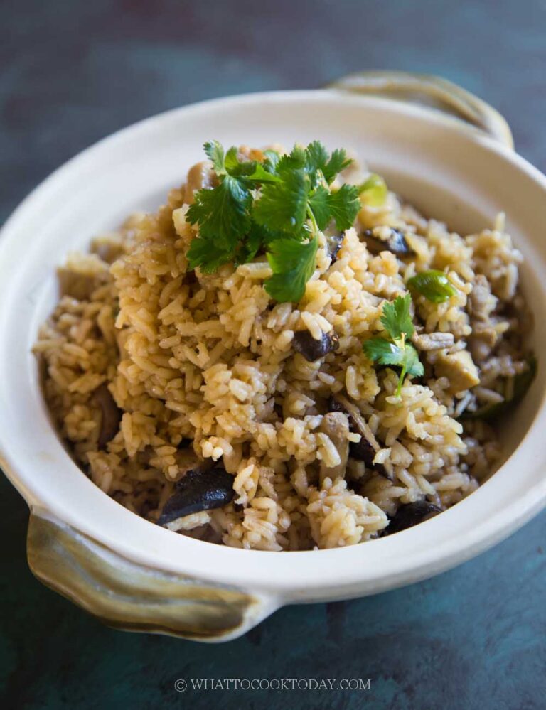 Easy One-Pot Taiwanese Sesame Oil Chicken Rice