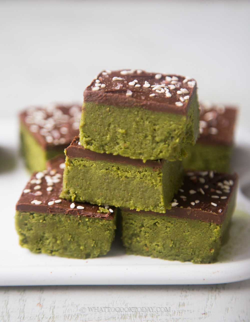 No-Bake Matcha Buckeye Bars (with Graham Cracker Crumbs)
