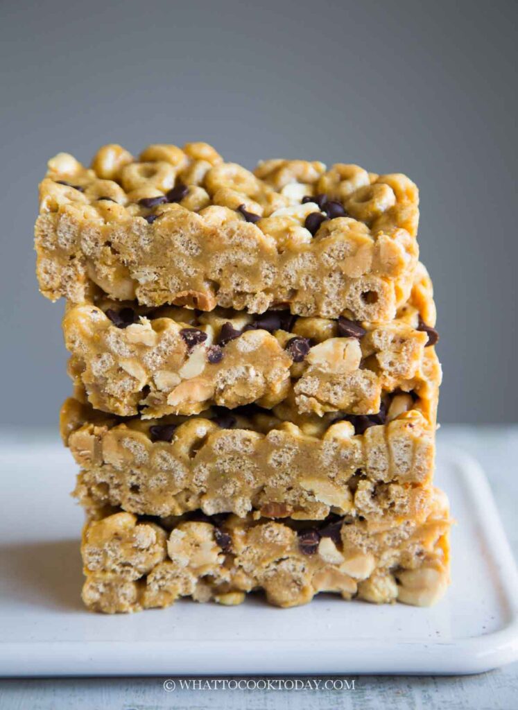 Easy No-Bake Peanut Butter Chocolate Chip Cheerio Bars