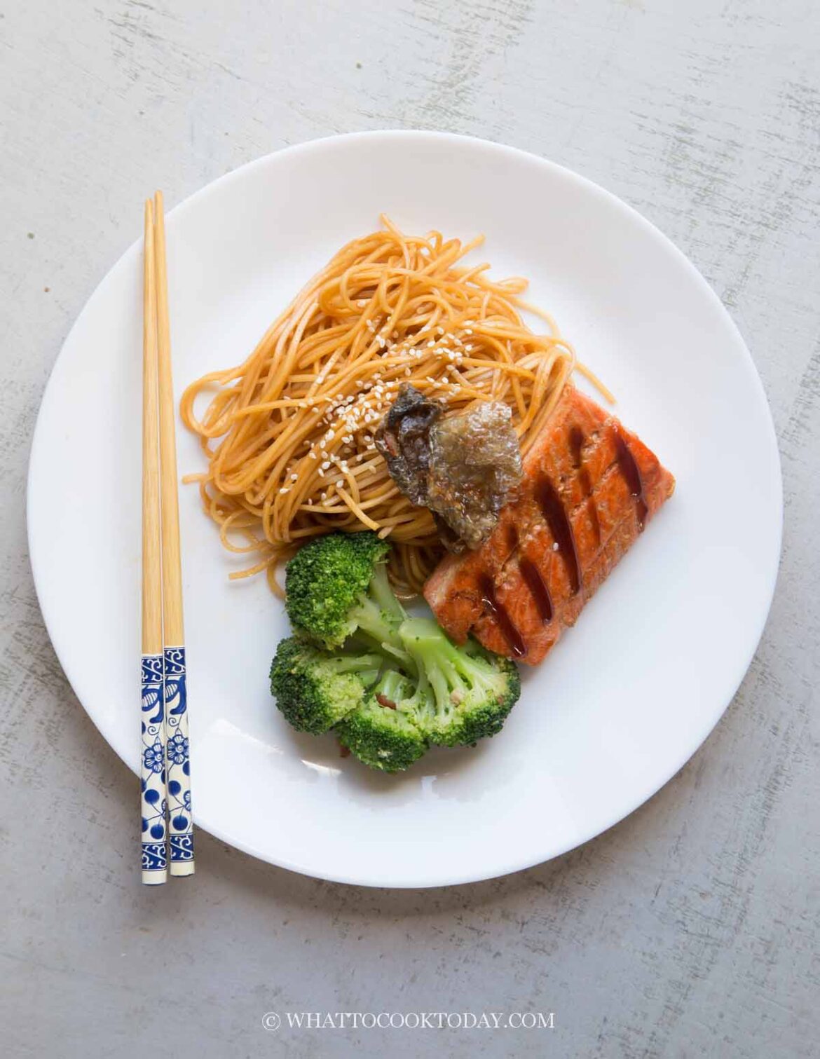 Sweet Chili Chuka Soba Noodles with Salmon