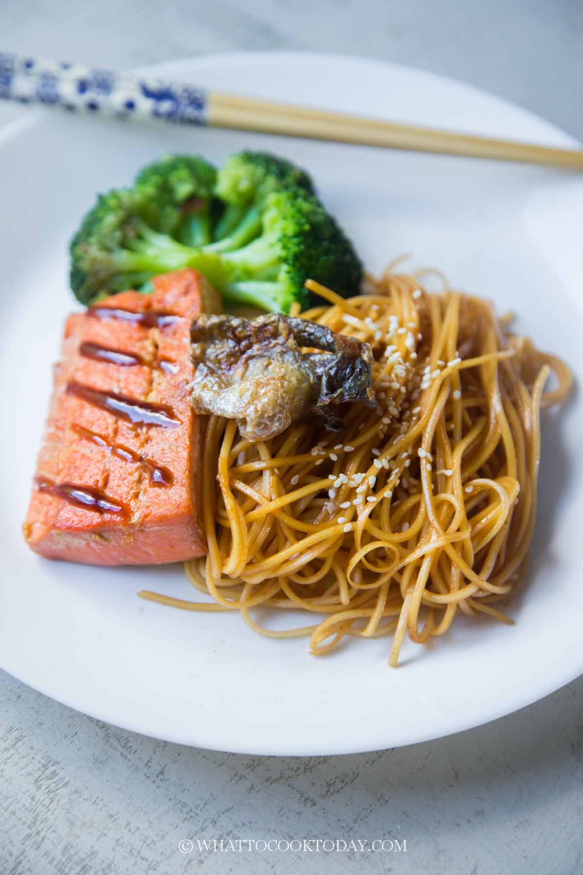 Sweet Chili Chuka Soba Noodles with Salmon