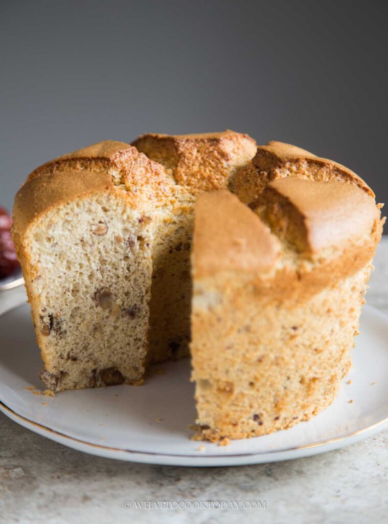 Red Date Walnut Chiffon Cake (Slit-Top)