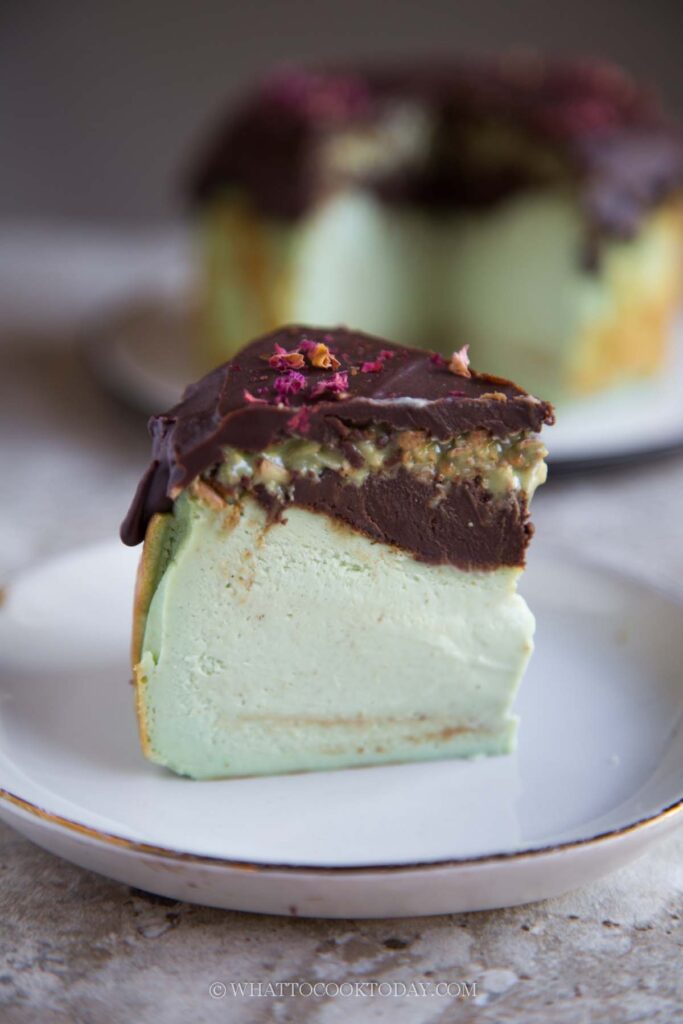 Dubai Chocolate Pistachio Basque Cheesecake