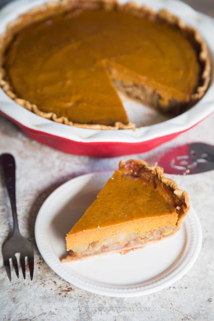 two-layer apple and pumpkin pie