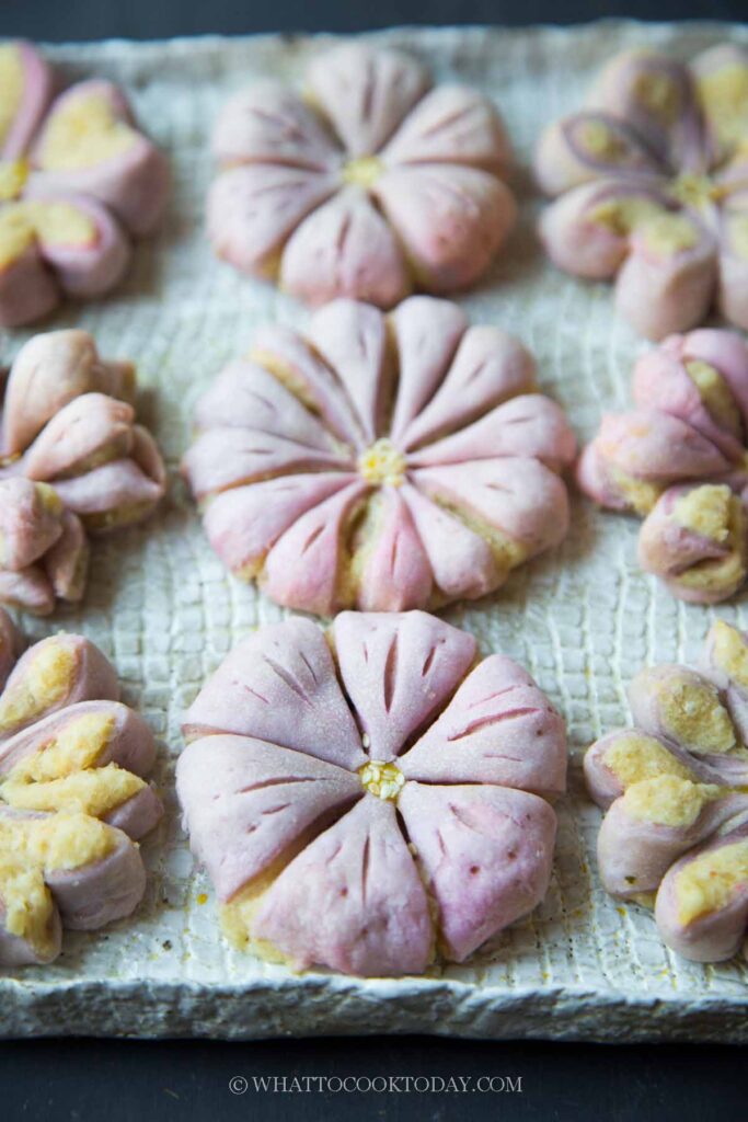 Peach Blossom Mooncake Pastry