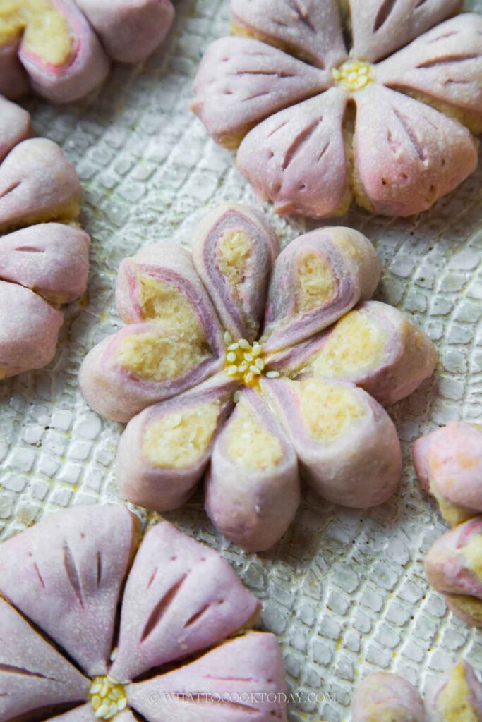 Peach Blossom Mooncake Pastry