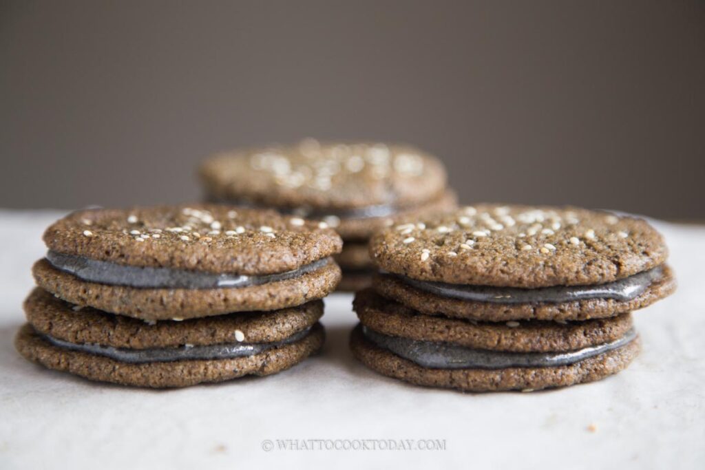 Black Sesame Sandwich Cookies