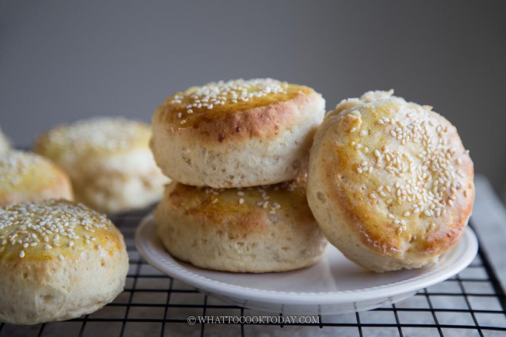 Toasted Sesame Oil and Honey Cheese Biscuits