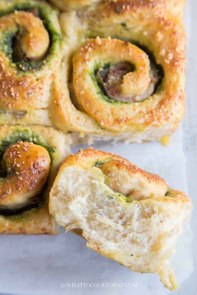 Soft & Fluffy Spinach Pesto Ham Bread Rolls (Potato Dough)