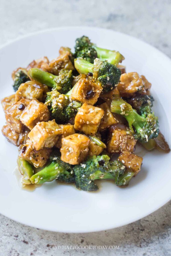 Crispy Tofu and Broccoli Stir-Fry