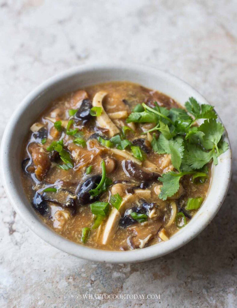 Easy Chinese Hot and Sour Soup (Suan La Tang)