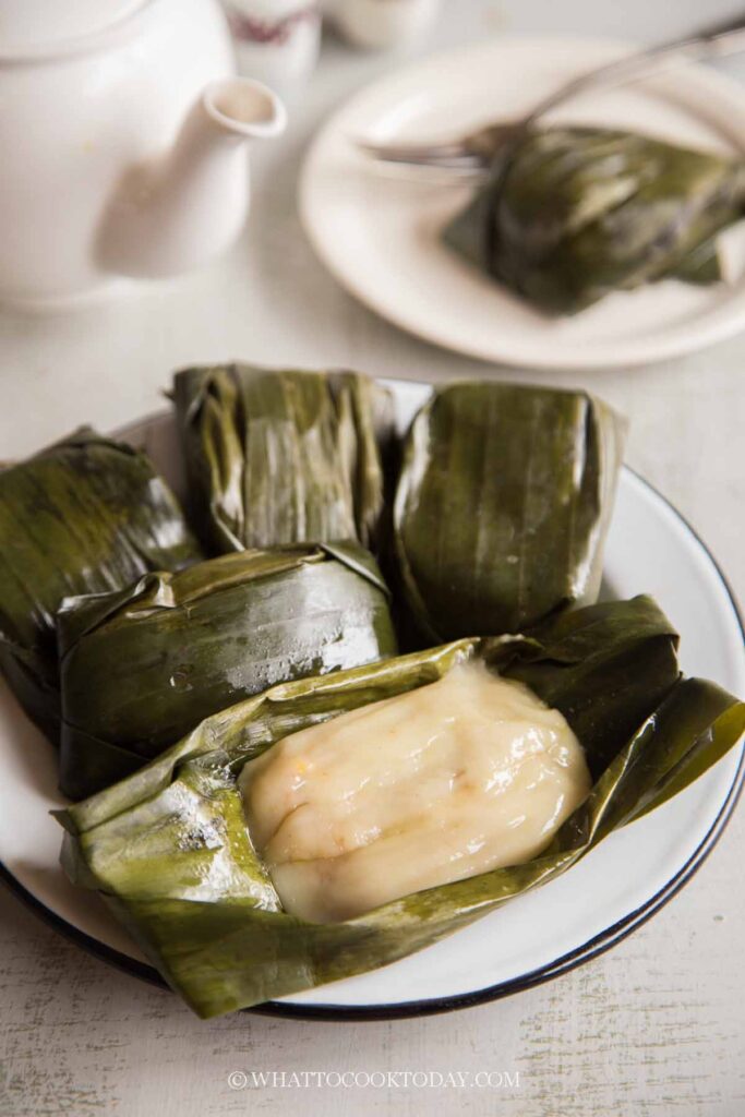 Minced Meat and Mung Bean Dumplings (Bak Kueh)