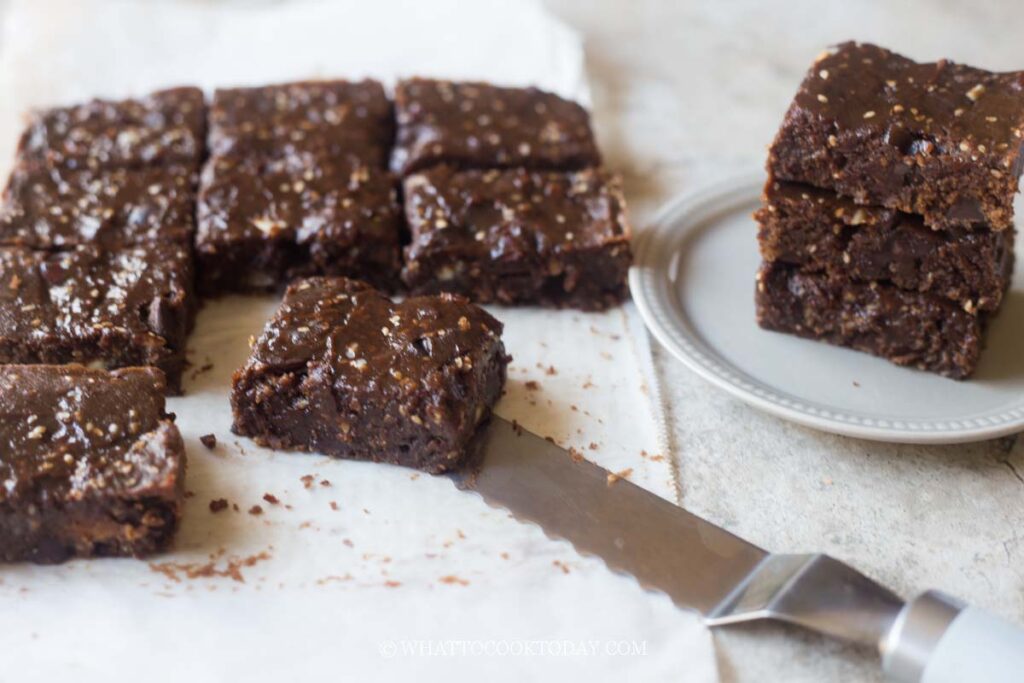 fudgy red dates brownies