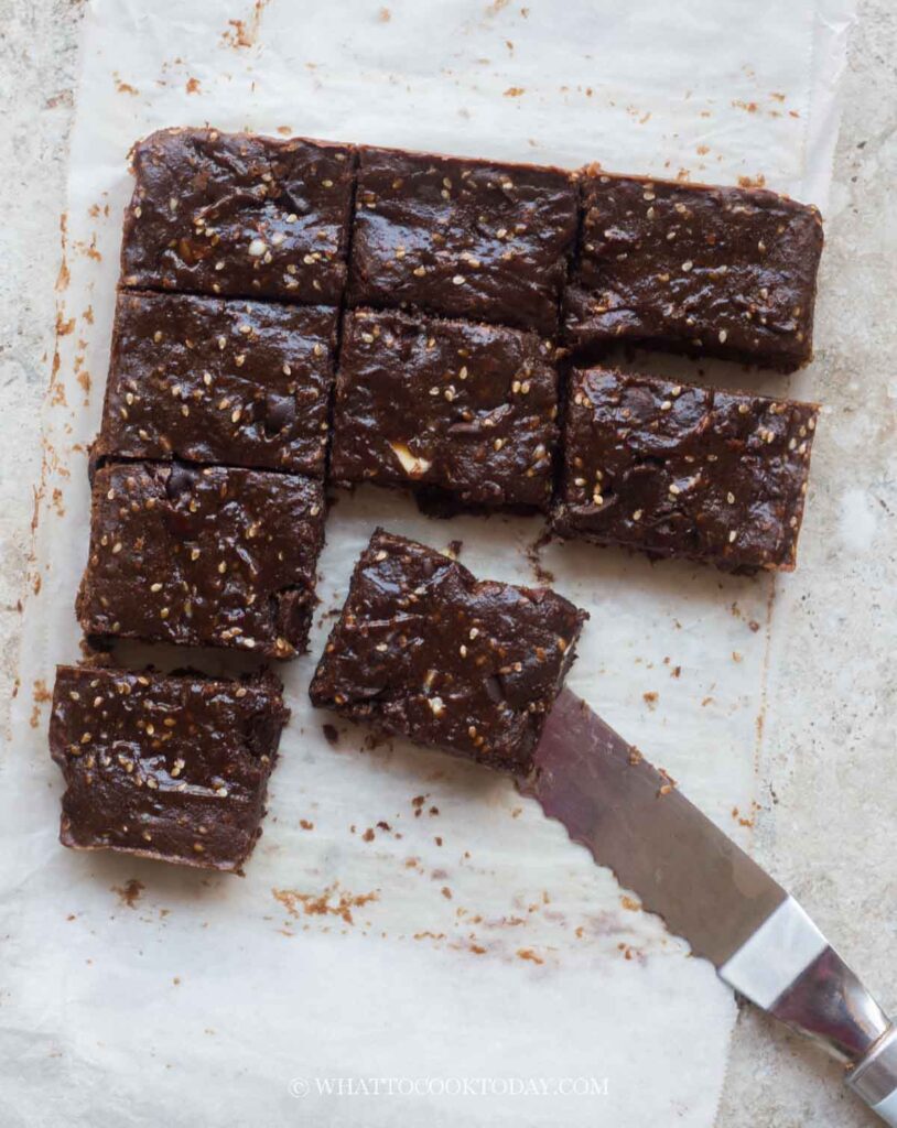 fudgy red dates brownies