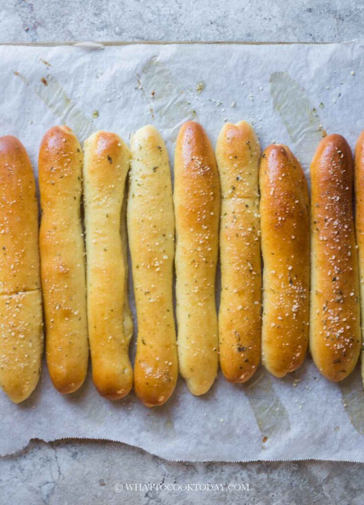 Homemade Soft Garlic Bread Sticks