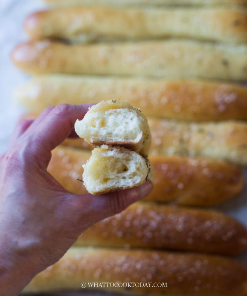 Homemade Soft Garlic Bread Sticks