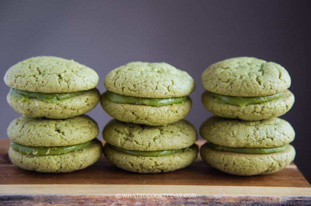 Matcha White Chocolate Sandwich Cookies