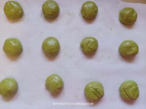 Matcha White Chocolate Sandwich Cookies